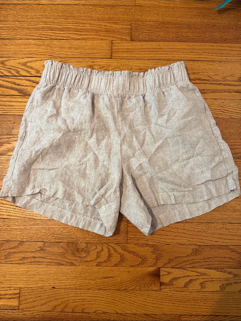 Quince Light Beige 100% Linen Women’s Elastic Waist Shorts